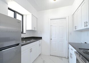 811 81st St in Miami Beach, FL - Building Photo - Building Photo