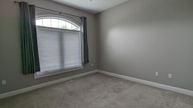 306 Southwest Carriage Drive in Ankeny, IA - Building Photo - Building Photo