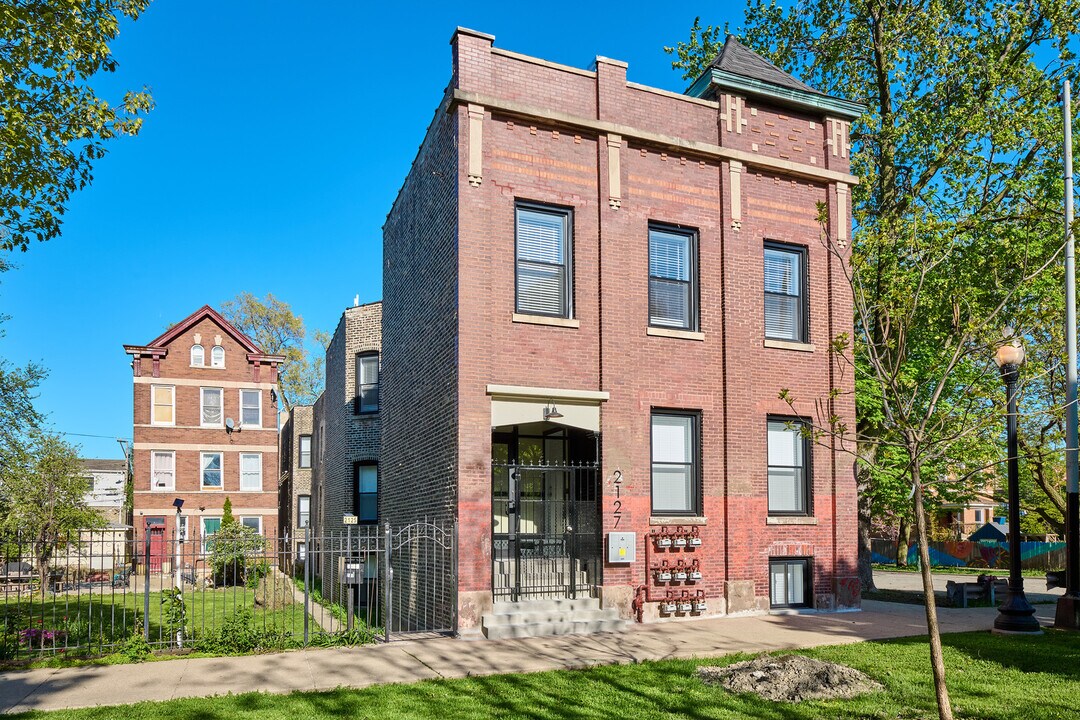 2127 S Marshall Blvd in Chicago, IL - Building Photo