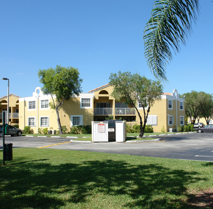 Soleil At Fontainebleau in Miami, FL - Building Photo