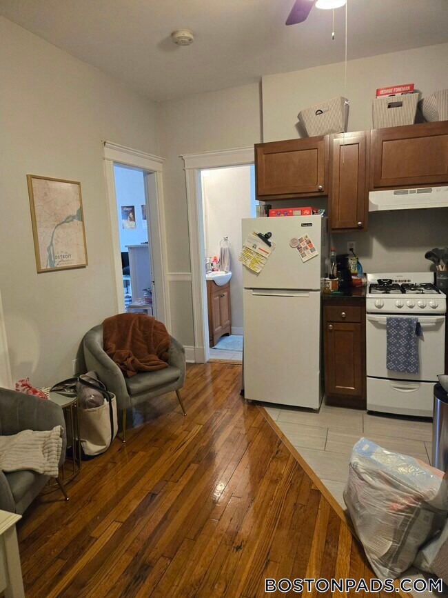 1193 Commonwealth Ave in Boston, MA - Building Photo - Building Photo