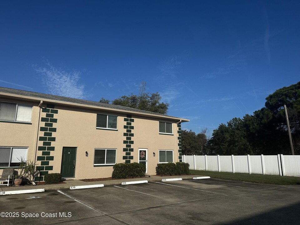 1880 Murrell Rd in Rockledge, FL - Foto de edificio