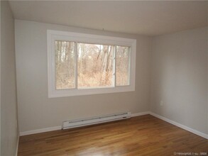 2144 Waterbury Rd in Cheshire, CT - Building Photo - Building Photo