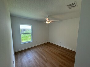 1355 24th Ave SW in Vero Beach, FL - Building Photo - Building Photo