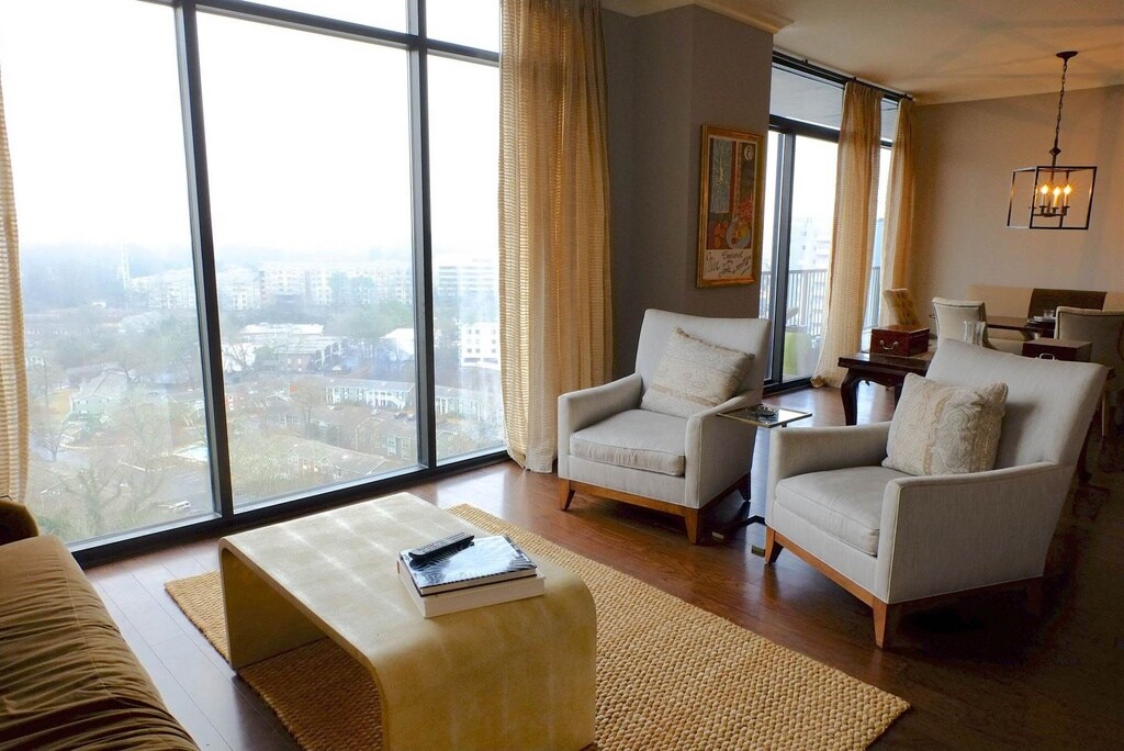 2233 Peachtree Rd NE in Atlanta, GA - Building Photo