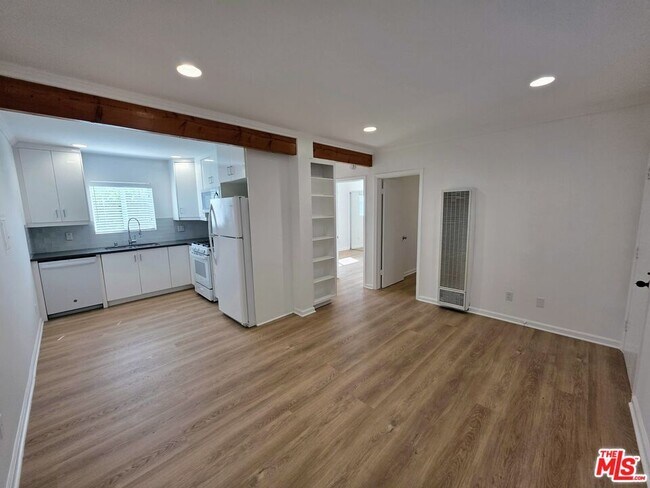 property at 626 Broadway St