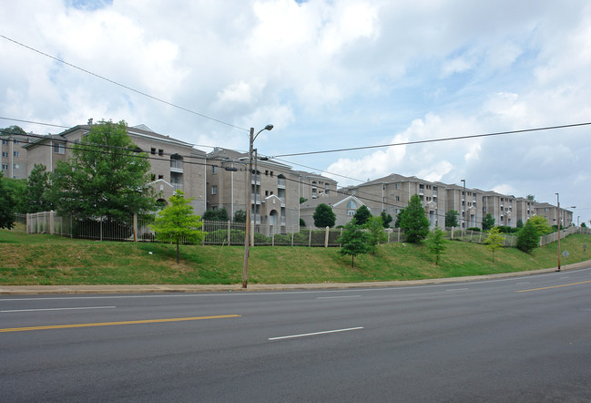 Hillside Apartments in Nashville, TN - Building Photo - Building Photo