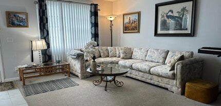 415 Saxony Way in Delray Beach, FL - Building Photo - Building Photo