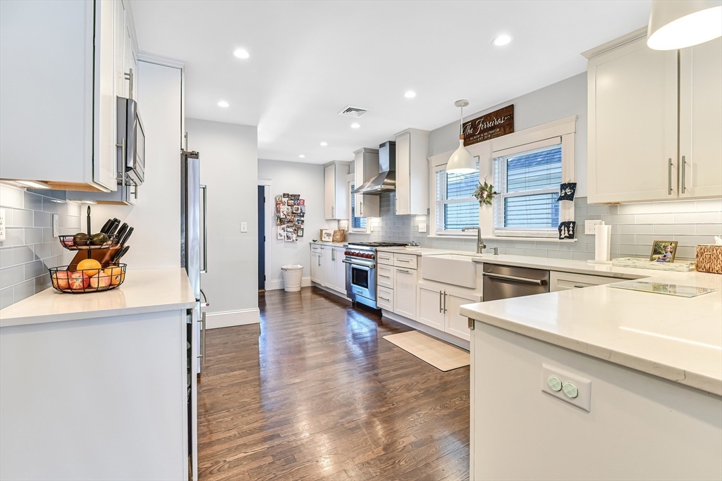 58 Metropolitan Ave, Unit 2 in Boston, MA - Building Photo