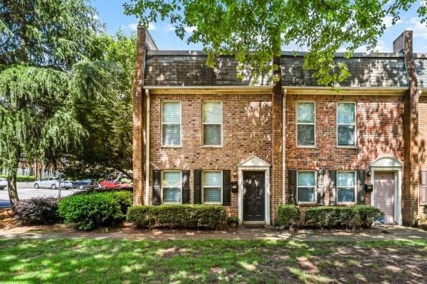property at 105 N River Dr