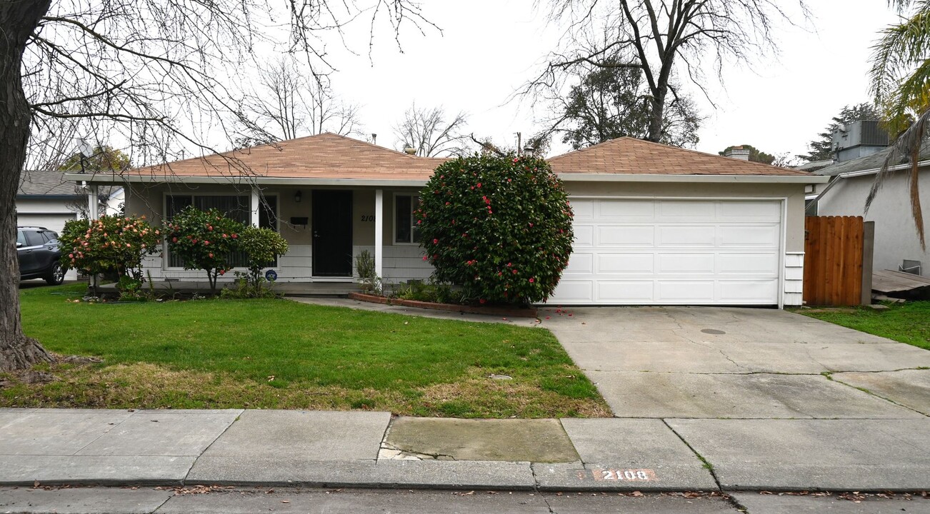 2108 Franklin Ave in Stockton, CA - Building Photo