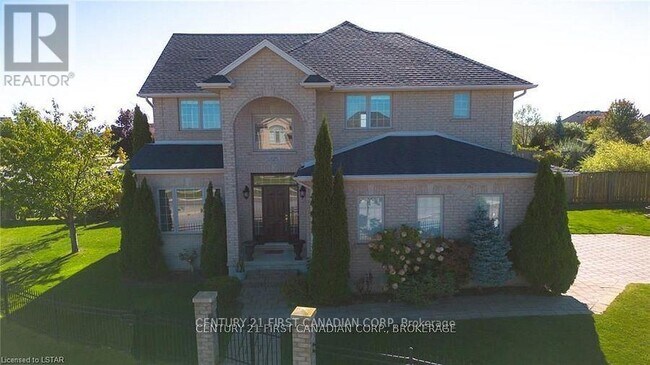 2016 Beaverbrook Ave in London, ON - Building Photo - Building Photo