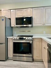 2530 15th Ave W, Unit 508 in Seattle, WA - Building Photo - Building Photo
