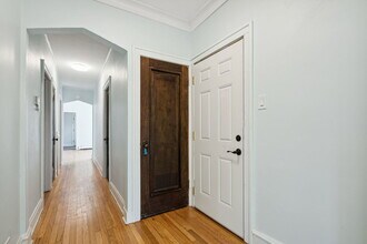 8029 S Ellis Ave-Unit -1 in Chicago, IL - Building Photo - Building Photo