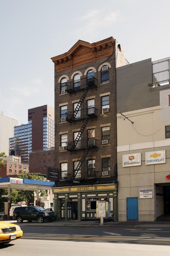 714 11th Ave in New York, NY - Building Photo - Building Photo