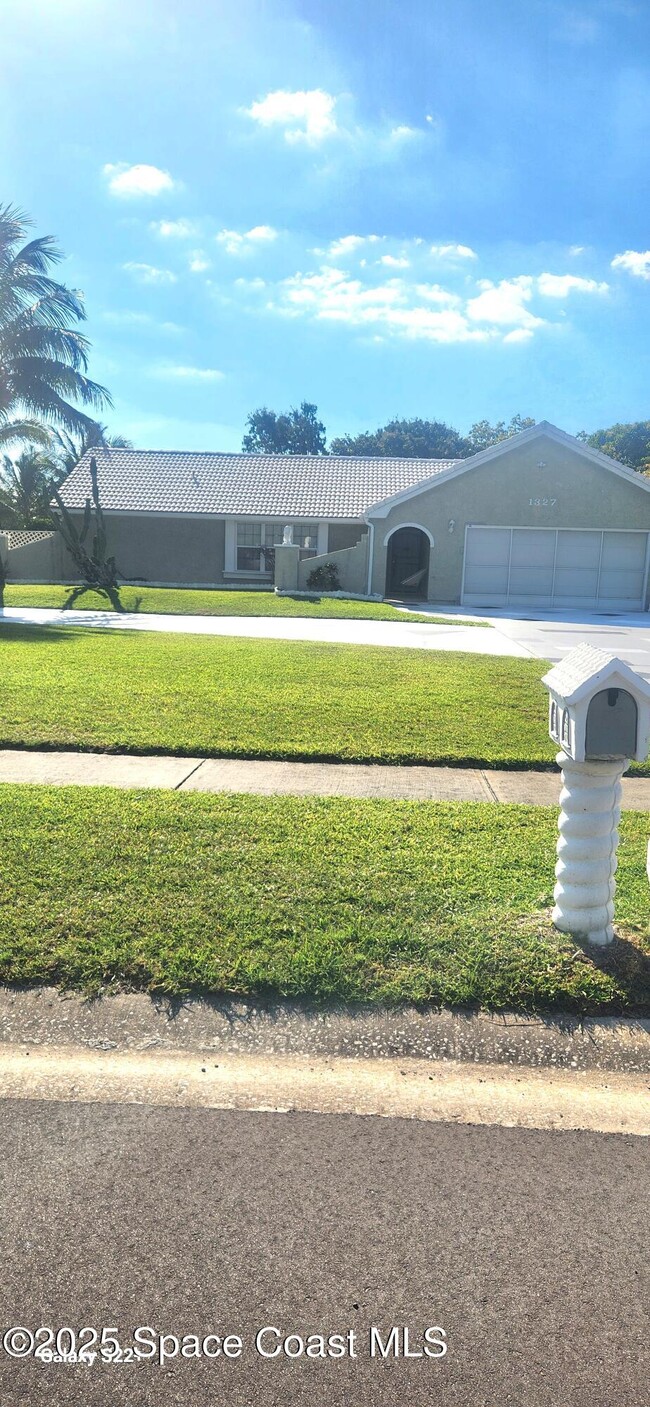 property at 1327 Cherry Hills Rd NE