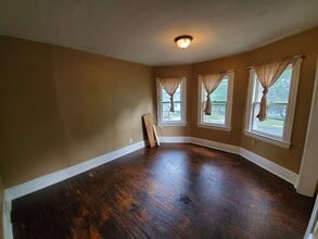 86 Glendale Park in Rochester, NY - Building Photo - Building Photo