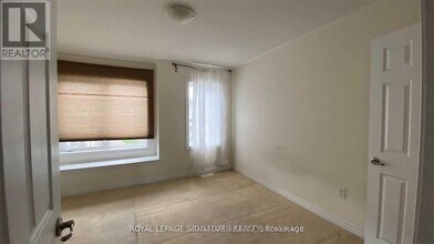 362 Leadwood Gate in Oakville, ON - Building Photo - Building Photo