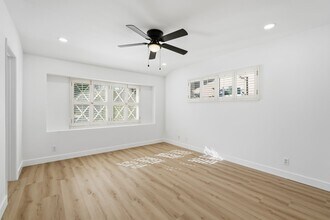 23723 Aetna St in Los Angeles, CA - Building Photo - Building Photo