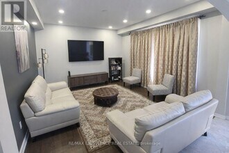 45 Queen Mary Blvd in Hamilton, ON - Building Photo - Building Photo