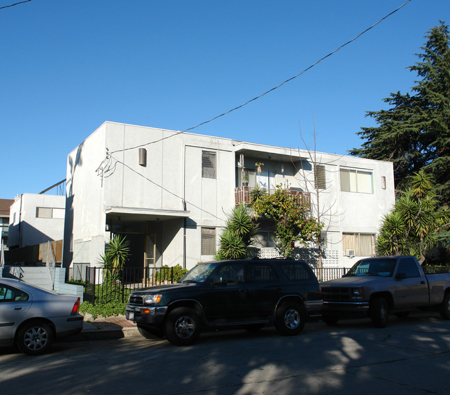 5049 Denny Ave in North Hollywood, CA - Building Photo - Building Photo