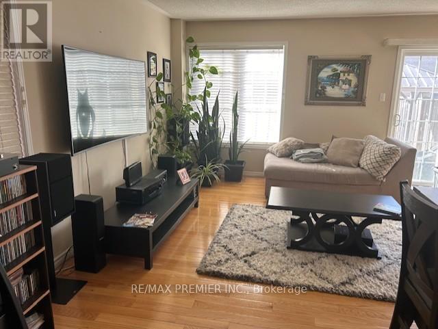 111 Crystalview Crescent in Brampton, ON - Building Photo - Building Photo