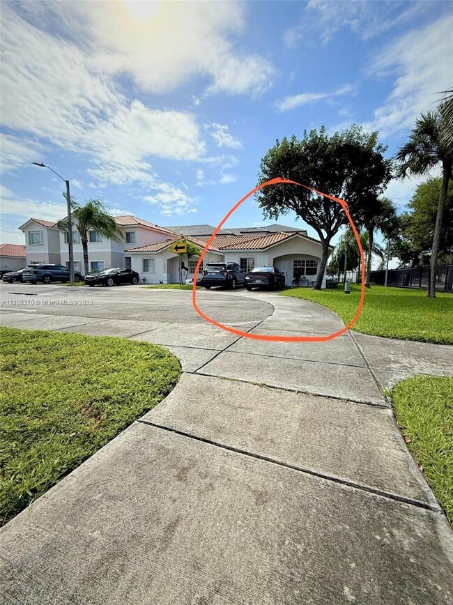 10984 SW 182nd Ln in Miami, FL - Building Photo - Building Photo