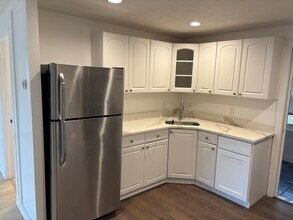 39 Raymond St in Franklin, MA - Building Photo - Building Photo