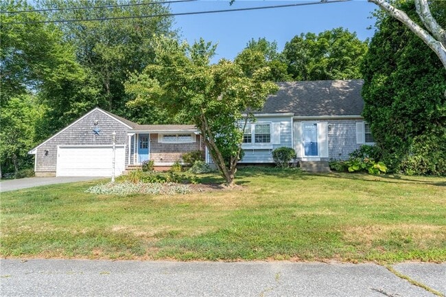 48 Pleasant St in Portsmouth, RI - Building Photo - Building Photo