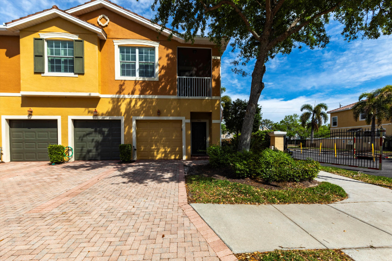7990 Moonstone Dr in Sarasota, FL - Building Photo