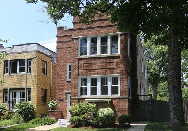 5920 N Virginia Ave, Unit 2