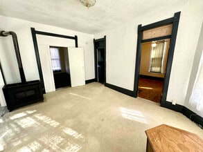 1816 Chase St in Falls City, NE - Building Photo - Building Photo