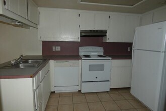 2905 NE Tortoise Dr in Lawton, OK - Building Photo - Building Photo