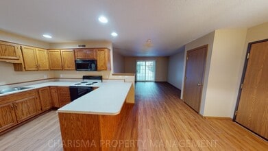 1115 Teakwood St in Brandon, SD - Building Photo - Building Photo