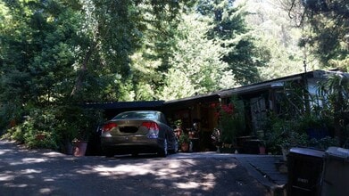26 Chico Ct in Oakland, CA - Foto de edificio - Building Photo