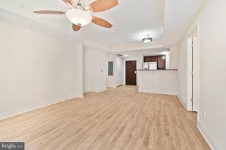 1020 N Highland St in Arlington, VA - Foto de edificio - Building Photo