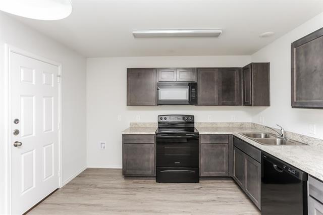 1609 Mark Ln in Ennis, TX - Building Photo - Building Photo