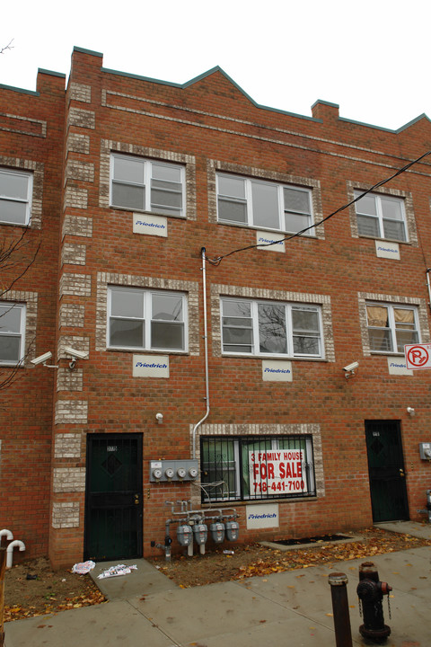 3775 Willett Ave in Bronx, NY - Building Photo