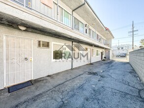 6612 Sylmar Ave in Los Angeles, CA - Building Photo - Building Photo