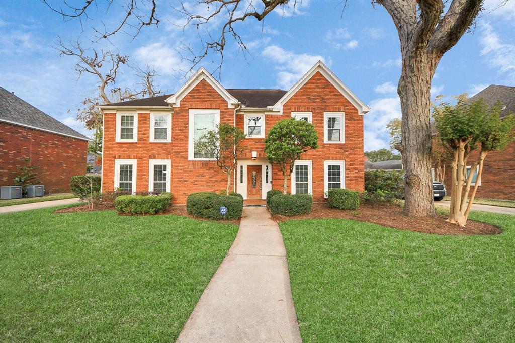 4502 Warwick Dr in Sugar Land, TX - Foto de edificio