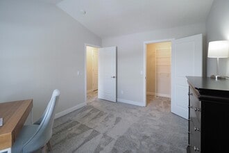 6639 Mill Creek Dr, Unit B in Kalamazoo, MI - Building Photo - Building Photo