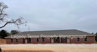 2319 CR 704 in Cleburne, TX - Building Photo