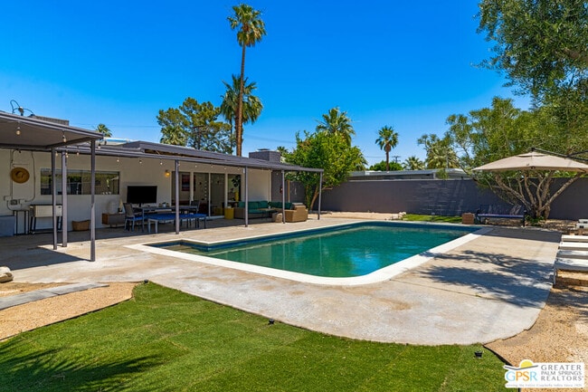 property at 1405 E Tachevah Dr