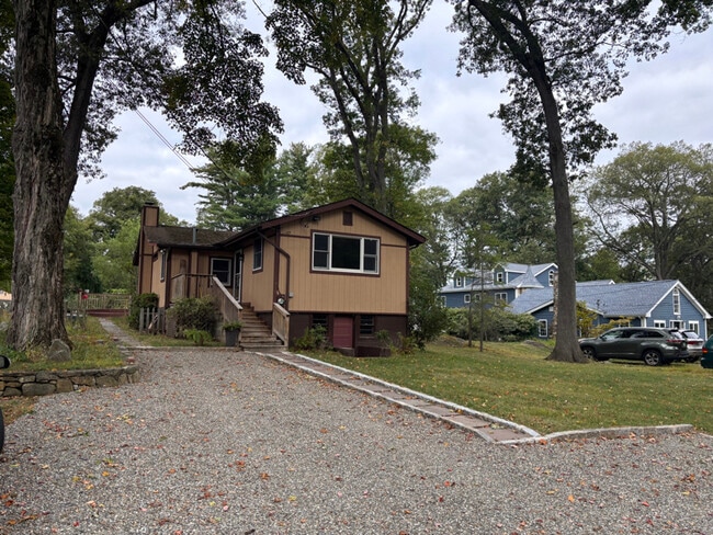 3079 Maqua Pl in Mohegan Lake, NY - Building Photo - Building Photo