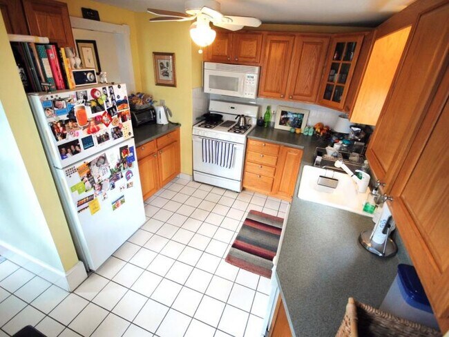 28 Green St, Unit 2
