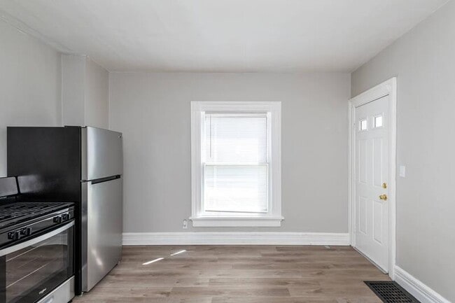 property at 115 E Foraker St