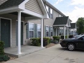 713 S Prairie St in Cuba, MO - Building Photo