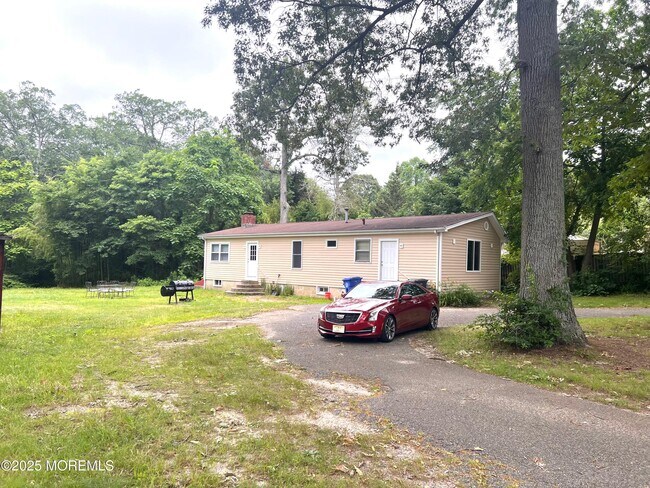 179 Maple Ave in Island Heights, NJ - Building Photo - Building Photo
