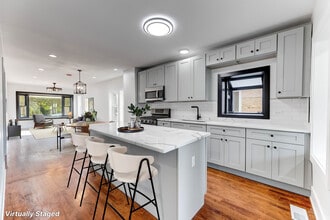 2508 Kenilworth Ave in Berwyn, IL - Building Photo - Building Photo