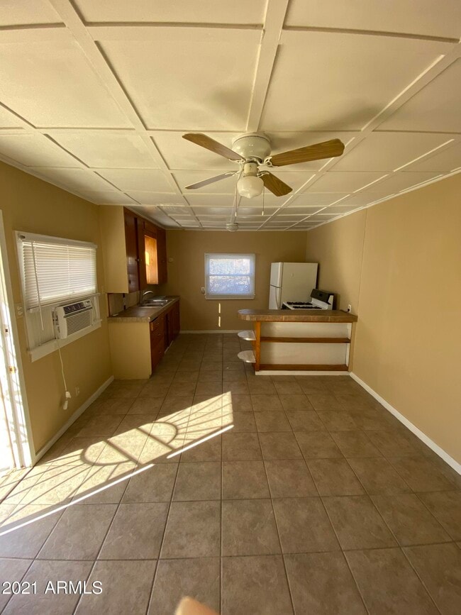 1037 N 25th St in Phoenix, AZ - Foto de edificio - Building Photo